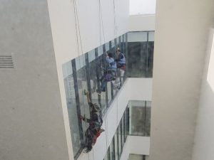 Glass Glass Cleaning Service