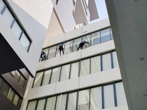 Glass Glass Cleaning Service