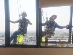 Glass Glass Cleaning Service