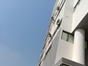 Glass Glass Cleaning Service