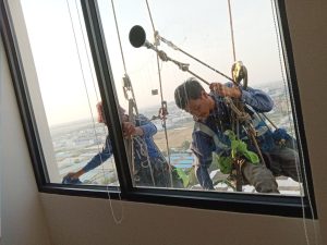 Glass Glass Cleaning Service