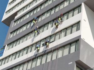 Glass Glass Cleaning Service