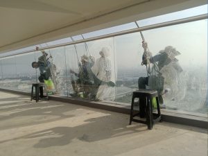 Glass Glass Cleaning Service