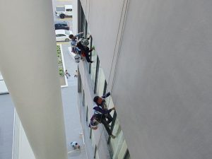 Glass Glass Cleaning Service